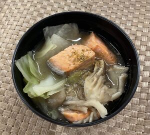 健康レシピ47　鮭の石狩鍋風の味噌汁の作り方
