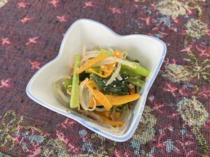 お料理カルシウムレシピ18　小松菜ともやしのナムルの作り方
